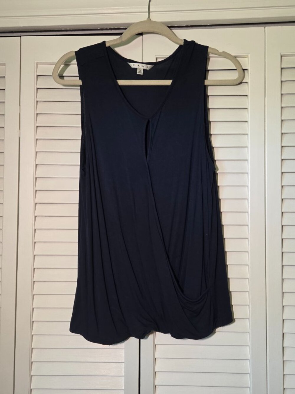 CAbi Navy Keyhole Top, Sz L